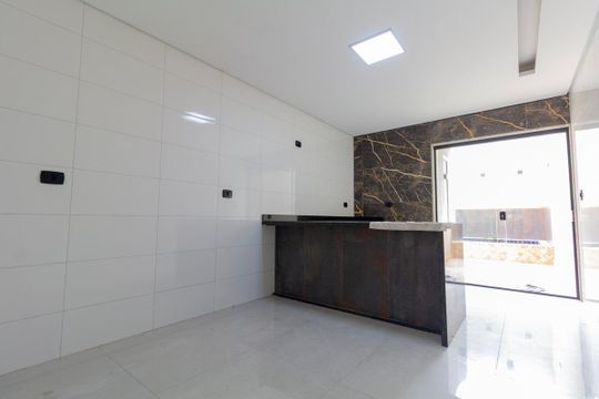 Cozinha de casa à venda com 3 quartos, 100m² em Parque Paineiras, São Paulo
