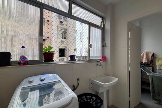 Área de serviço de apartamento à venda com 2 quartos, 64m² em Leme, Rio de Janeiro