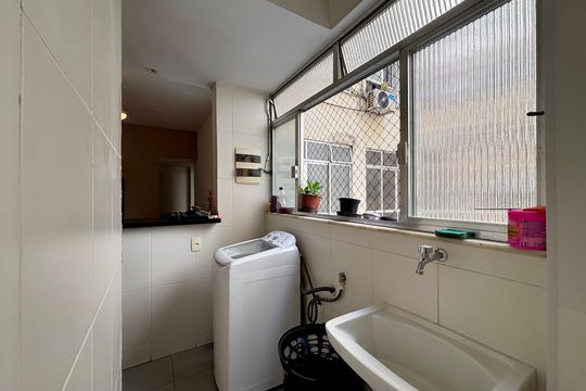 Área de serviço de apartamento à venda com 2 quartos, 64m² em Leme, Rio de Janeiro