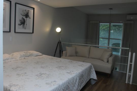 Suíte de apartamento à venda com 1 quarto, 62m² em Jardim Goiás, Goiânia