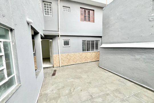Quintal de casa à venda com 7 quartos, 210m² em Vila Santa Maria, São Paulo