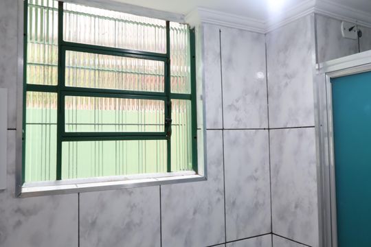 Banheiro de apartamento à venda com 2 quartos, 46m² em Conjunto Habitacional Teotonio Vilela, São Paulo
