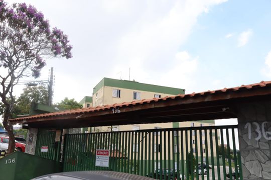 Fachada e portaria de apartamento à venda com 2 quartos, 46m² em Conjunto Habitacional Teotonio Vilela, São Paulo