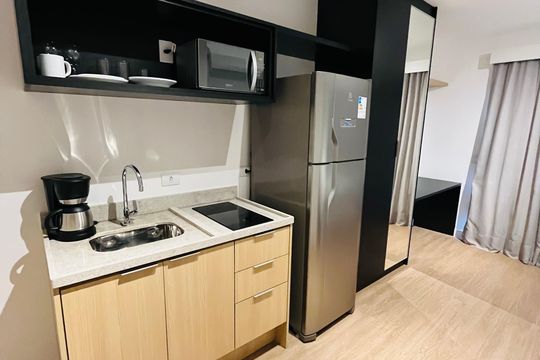 Cozinha de kitnet/studio à venda com 1 quarto, 31m² em Pompeia, São Paulo