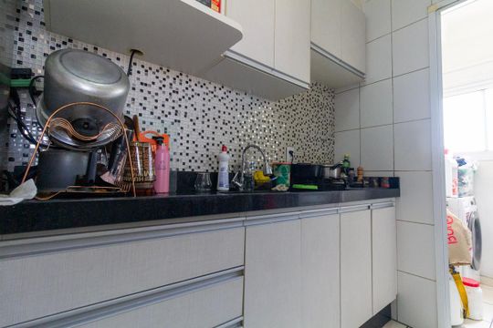 Cozinha de apartamento à venda com 2 quartos, 47m² em Jardim Cotinha, São Paulo