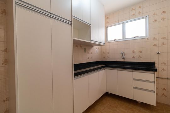 Cozinha de apartamento à venda com 1 quarto, 50m² em Centro, Campinas