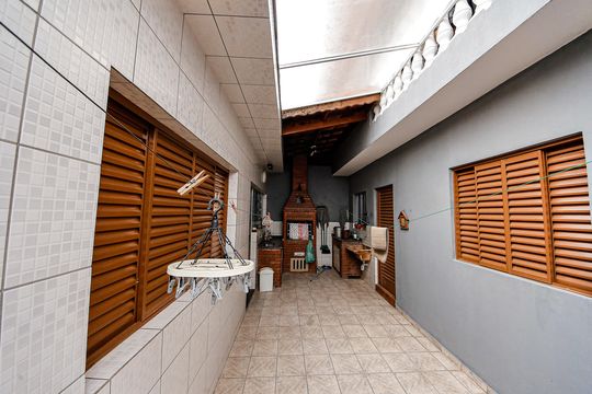 Casa à venda com 3 quartos, 110m² em Jardim Nice, São Paulo