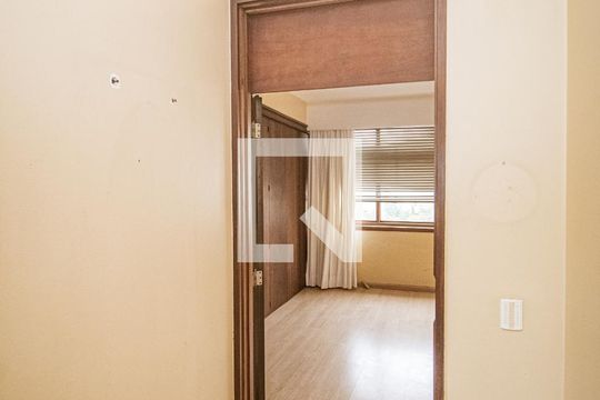 Quarto de apartamento à venda com 4 quartos, 156m² em Farroupilha, Porto Alegre