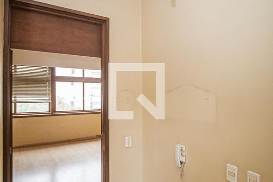 Quarto de apartamento à venda com 4 quartos, 156m² em Farroupilha, Porto Alegre
