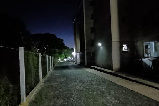Área externa de apartamento à venda com 2 quartos, 45m² em Vila Nova, Porto Alegre