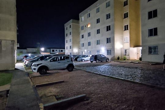 Área externa de apartamento à venda com 2 quartos, 45m² em Vila Nova, Porto Alegre