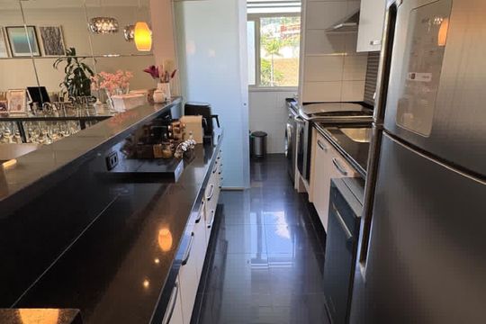 Cozinha de apartamento à venda com 2 quartos, 100m² em Tamboré, Santana de Parnaíba