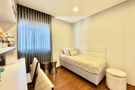Quarto de apartamento à venda com 4 quartos, 276m² em Funcionários, Belo Horizonte