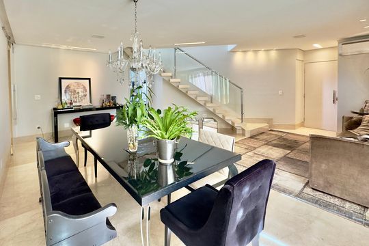 Sala de apartamento à venda com 4 quartos, 276m² em Funcionários, Belo Horizonte
