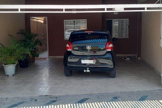 Garagem de casa à venda com 3 quartos, 150m² em Vila Tolstoi, São Paulo
