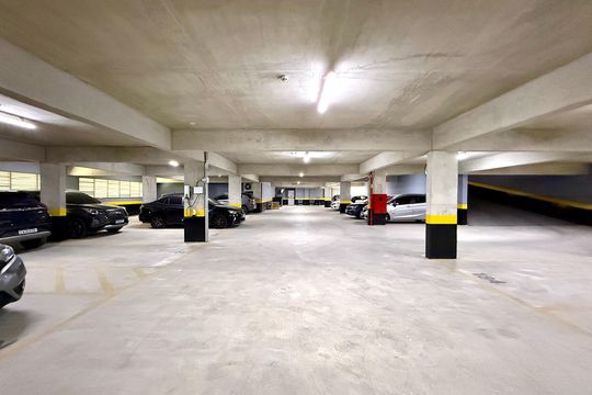 Garagem de apartamento para alugar com 2 quartos, 95m² em Alto Boa Vista , São Paulo
