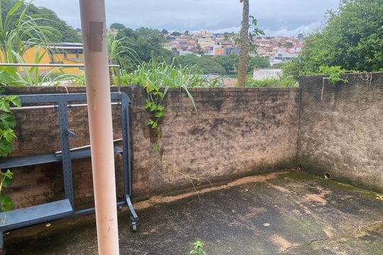 Área externa de casa à venda com 2 quartos, 150m² em Jardim Leonor, Campinas