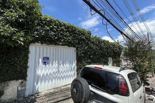 Fachada + plaquinha de casa à venda com 4 quartos, 240m² em Cachambi, Rio de Janeiro