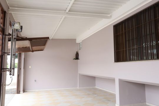 Garagem de casa à venda com 5 quartos, 200m² em Vila Alpina, São Paulo