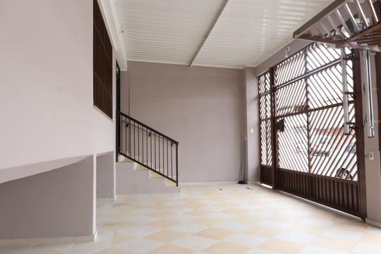 Garagem de casa à venda com 5 quartos, 200m² em Vila Alpina, São Paulo