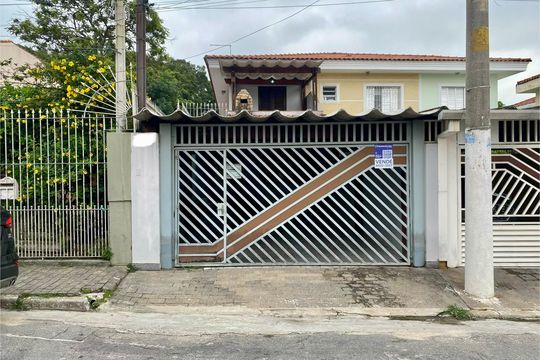 Fachada de casa à venda com 3 quartos, 181m² em Vila Constança, São Paulo