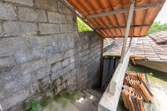 Escada para Terraço de casa para alugar com 3 quartos, 202m² em Vila do Ouro, Nova Lima