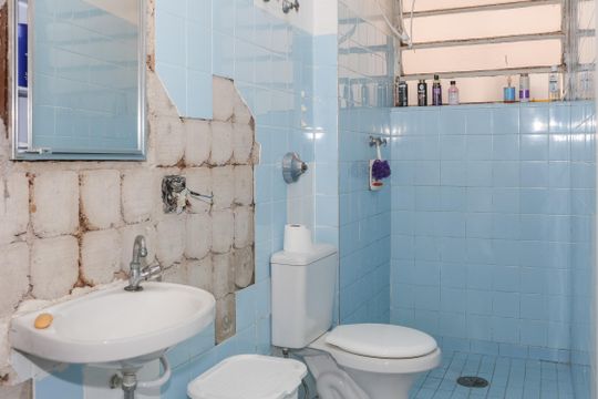 Banheiro de apartamento à venda com 2 quartos, 74m² em Lapa, São Paulo