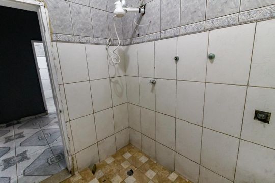 Banheiro 1 de casa para alugar com 4 quartos, 250m² em Vila Ernesto, São Paulo