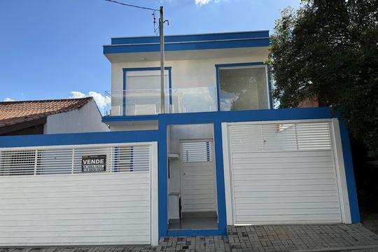 Fachada de casa à venda com 3 quartos, 145m² em Bela Vista, Osasco