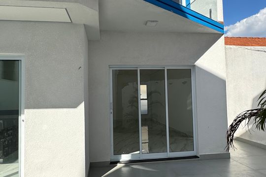 Área externa de casa à venda com 3 quartos, 145m² em Bela Vista, Osasco