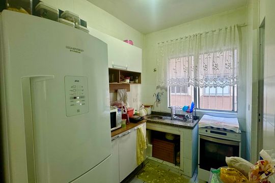 Cozinha de apartamento à venda com 2 quartos, 58m² em Jardim Vila Galvao, Guarulhos