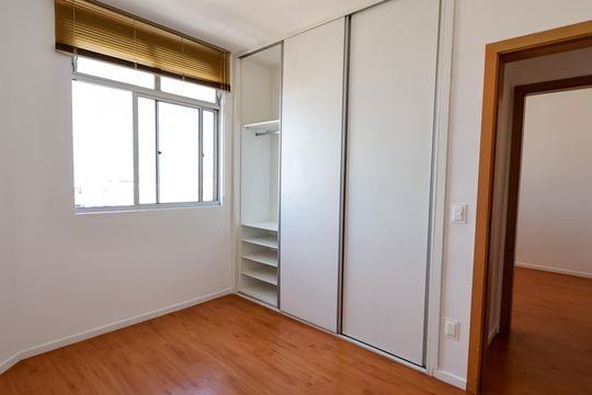 Suíte de apartamento à venda com 2 quartos, 80m² em Havaí, Belo Horizonte