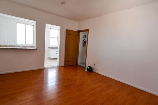 Sala de apartamento à venda com 2 quartos, 80m² em Havaí, Belo Horizonte