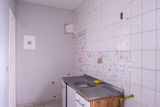 Cozinha de apartamento para alugar com 2 quartos, 57m² em Mutondo, São Gonçalo
