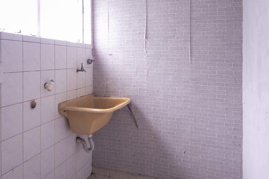 Área de Serviço de apartamento para alugar com 2 quartos, 57m² em Mutondo, São Gonçalo