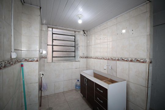 Cozinha de apartamento à venda com 2 quartos, 46m² em Rubem Berta, Porto Alegre