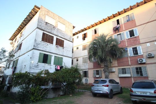 Fachada de apartamento à venda com 2 quartos, 46m² em Rubem Berta, Porto Alegre