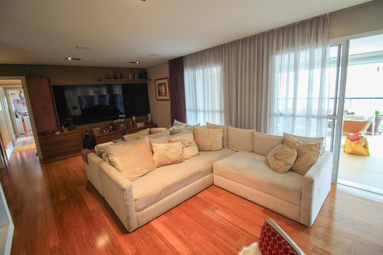 Apartamento à venda com 3 quartos, 200m² em Vila Regente Feijó, São Paulo