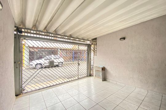 Garagem de casa à venda com 2 quartos, 200m² em Vila Constança, São Paulo