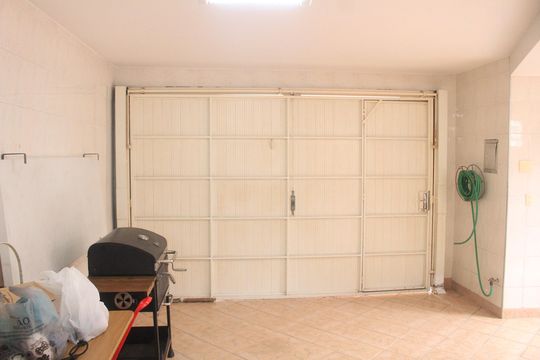 Garagem de casa à venda com 3 quartos, 150m² em Cerâmica, São Caetano do Sul
