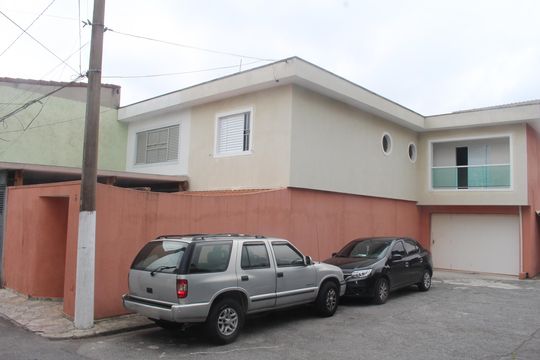 Fachada de casa à venda com 3 quartos, 150m² em Cerâmica, São Caetano do Sul