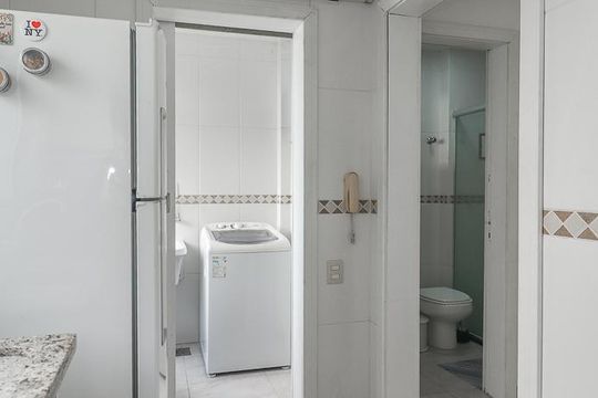 Cozinha de apartamento à venda com 1 quarto, 49m² em Passo D’areia, Porto Alegre
