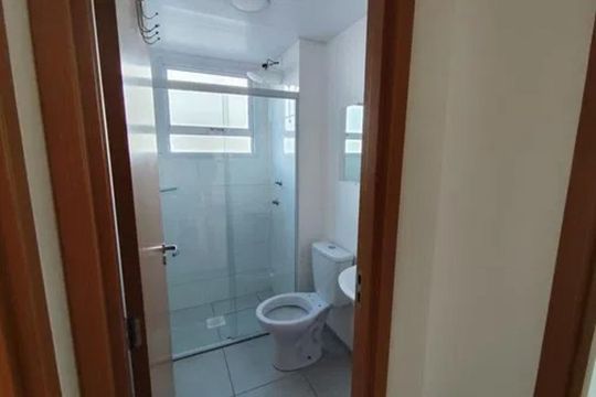Banheiro de apartamento à venda com 2 quartos, 42m² em Jardim Esmeraldina, Campinas