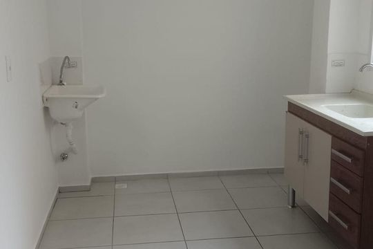 Cozinha de apartamento à venda com 2 quartos, 42m² em Jardim Esmeraldina, Campinas