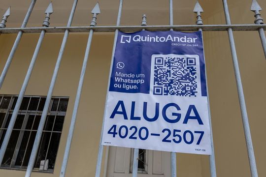 Plaquinha de casa para alugar com 3 quartos, 102m² em Vila Lourdes, Barueri