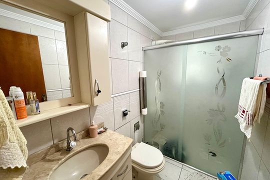 Banheiro 1 de casa à venda com 3 quartos, 160m² em Jardim Moreira, Guarulhos