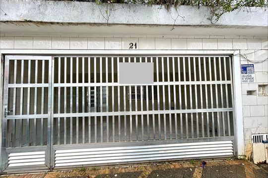 Placa instalada na fachada do imóvel  de casa à venda com 3 quartos, 160m² em Jardim Moreira, Guarulhos