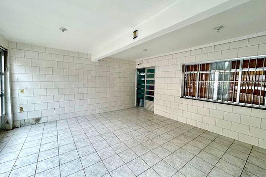 Garagem de casa à venda com 3 quartos, 160m² em Jardim Moreira, Guarulhos