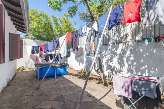 Quintal de casa de condomínio à venda com 4 quartos, 127m² em Aberta dos Morros, Porto Alegre