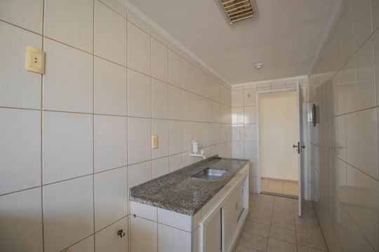 Cozinha e Área de Serviço de apartamento para alugar com 2 quartos, 64m² em Colubandê, São Gonçalo